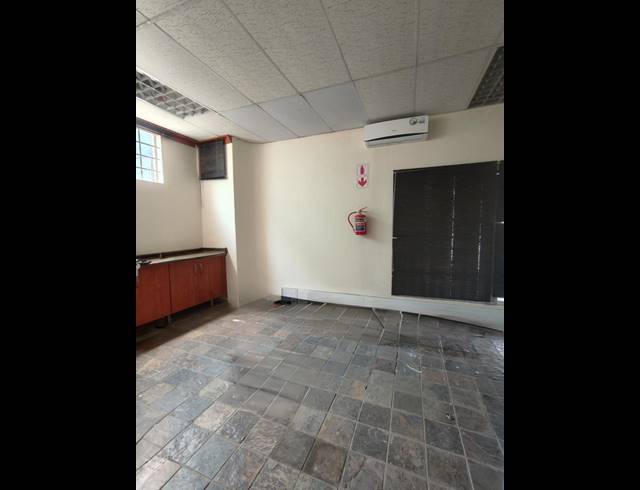 M² BUILDING FOR SALE IN SASOLBURG CENTRAL
